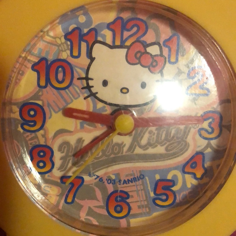 ⏰ Hello Kitty Alarm Clock ⏰ - Picture 3 of 3